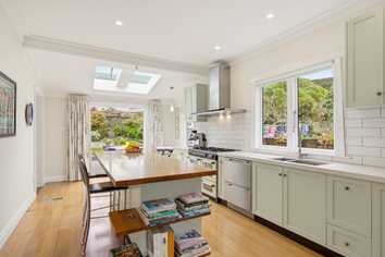 35 Woodmancote Road, Khandallah