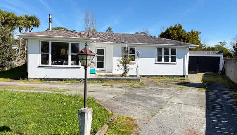 22 Daniel Street, Martinborough