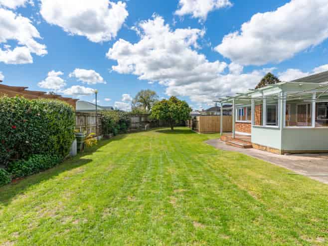 111 Cobham Drive, Hamilton East