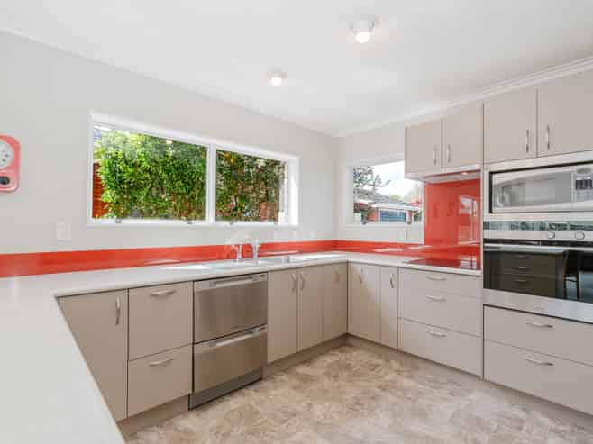 111 Cobham Drive, Hamilton East