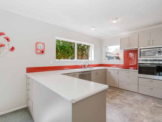 111 Cobham Drive, Hamilton East