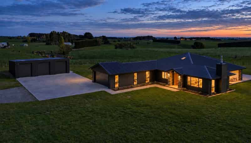 455 Mount Stewart Halcombe Road, Halcombe