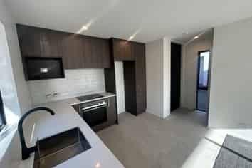8/118 Mcfaddens Road, Saint Albans