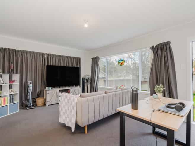 37A & B Anthony Crescent, Bader