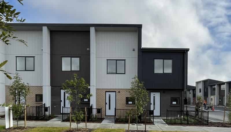 8 Hoopers Road, Glen Eden