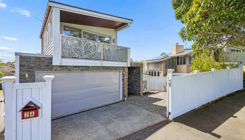2A Campbell Crescent, Epsom