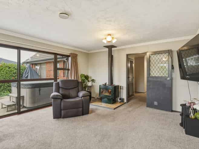 17 Wickliffe Street, Mosgiel