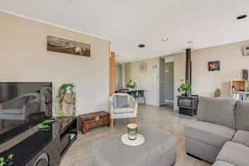24 Hunt Terrace, WAKEFIELD