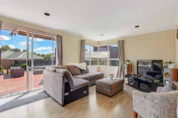24 Hunt Terrace, WAKEFIELD