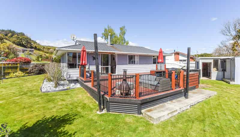 24 Hunt Terrace, WAKEFIELD