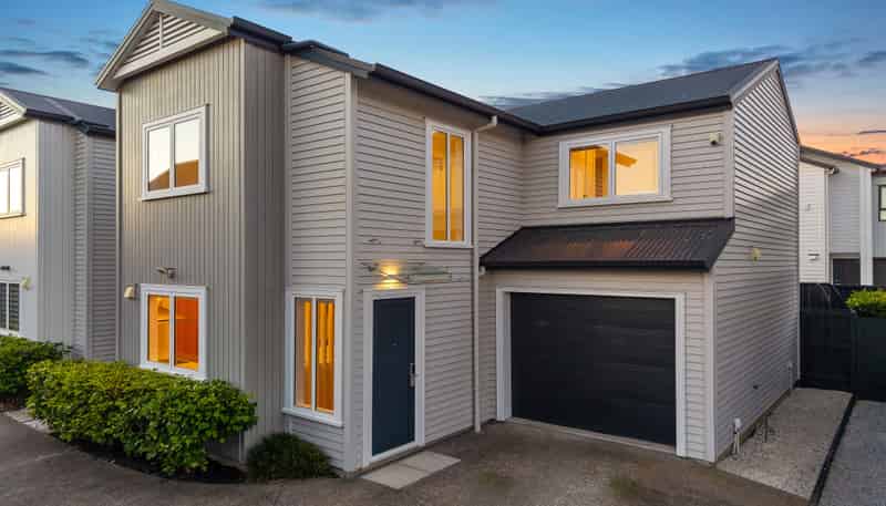 17B Holland Avenue, Point England