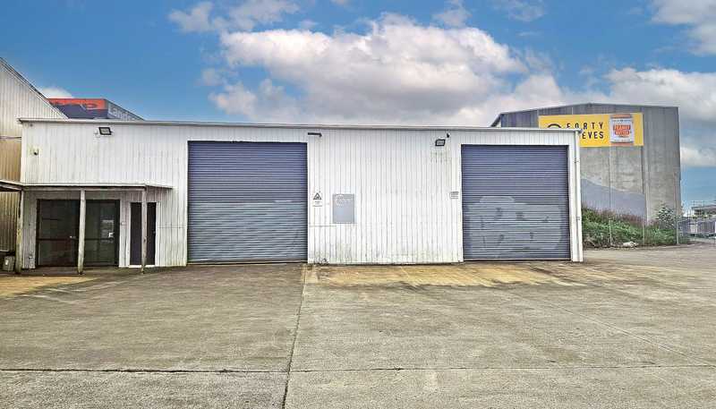 6 Titan Place & 44 Flexman Place, Silverdale
