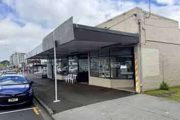 Excellent Frontage Retail in Glen Eden | 66m2