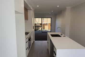 2/50 Forest Lake Road, Forest Lake