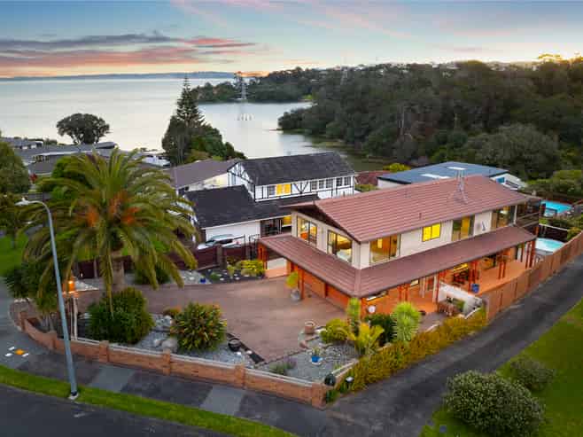 2 Francis Curtis Avenue, Blockhouse Bay