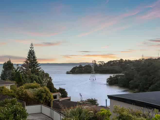 2 Francis Curtis Avenue, Blockhouse Bay