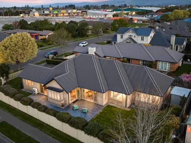 33 Sanctuary Gardens, Shirley