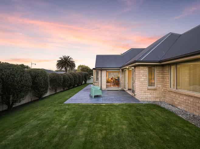33 Sanctuary Gardens, Shirley