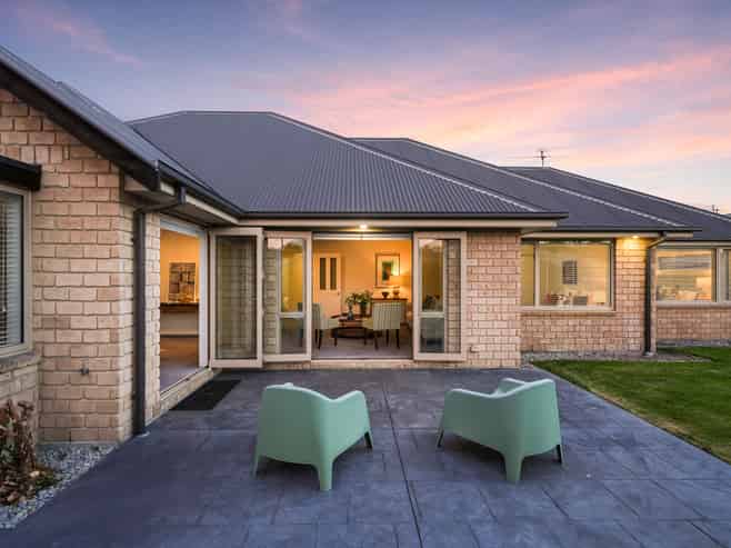 33 Sanctuary Gardens, Shirley