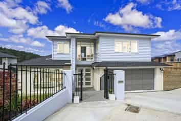 57 Golden Morning Drive, Albany Heights