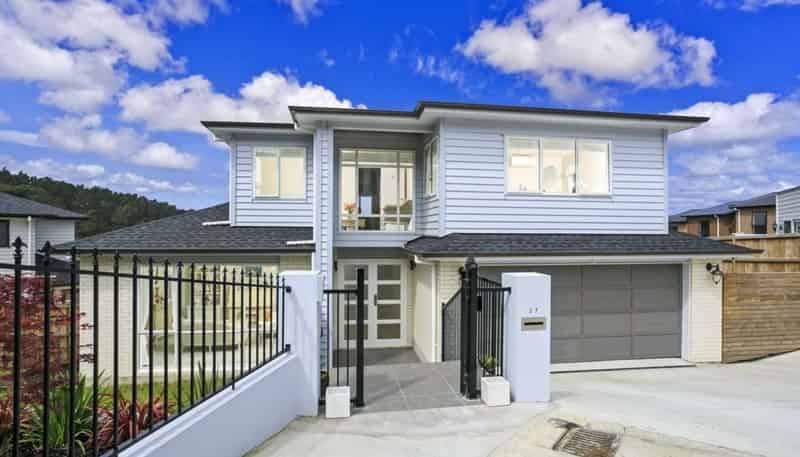57 Golden Morning Drive, Albany Heights