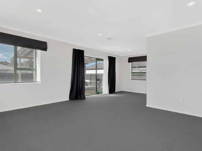 40 Solomon Street, Brookfield