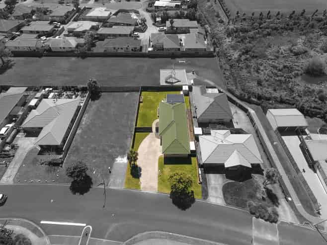 40 Solomon Street, Brookfield