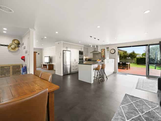 3 Brookbank Place, Glenview