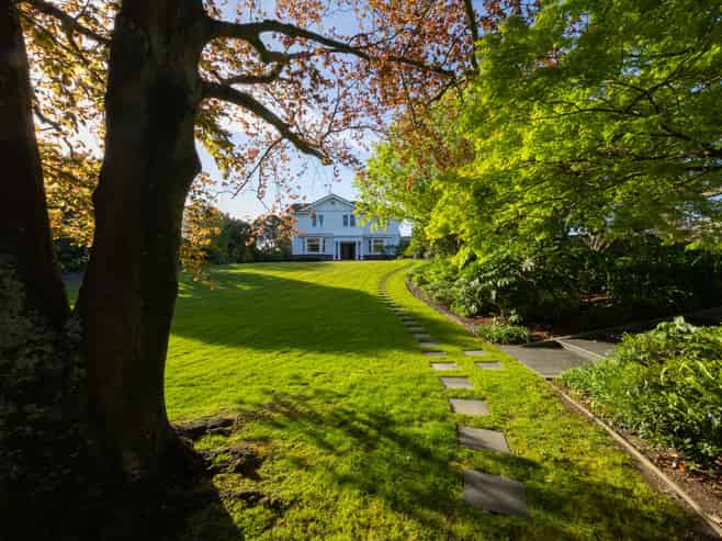4 Sierra Court, Roslyn