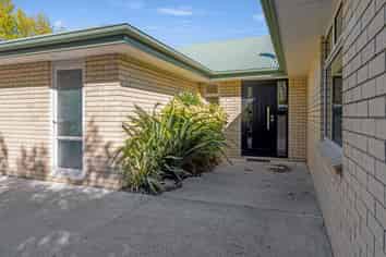 12 Russell Street, Darfield
