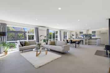 12 Russell Street, Darfield