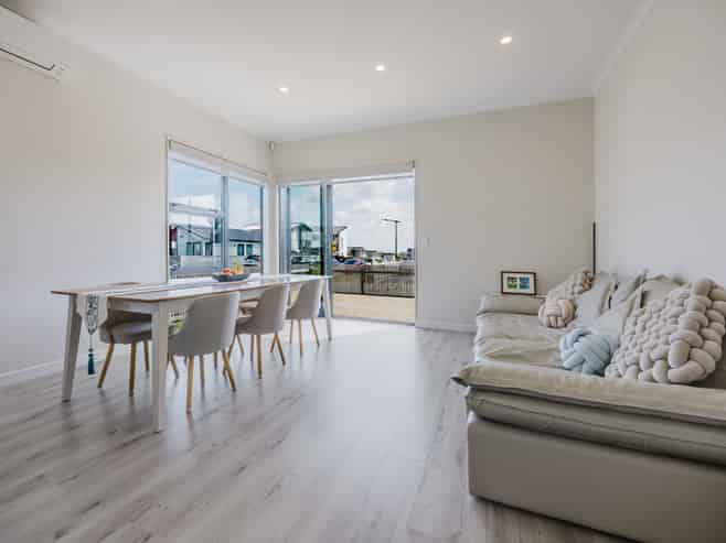 16 Taiororua Avenue, Massey
