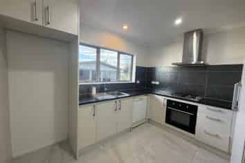 17a Garnett avenue, Forest Lake