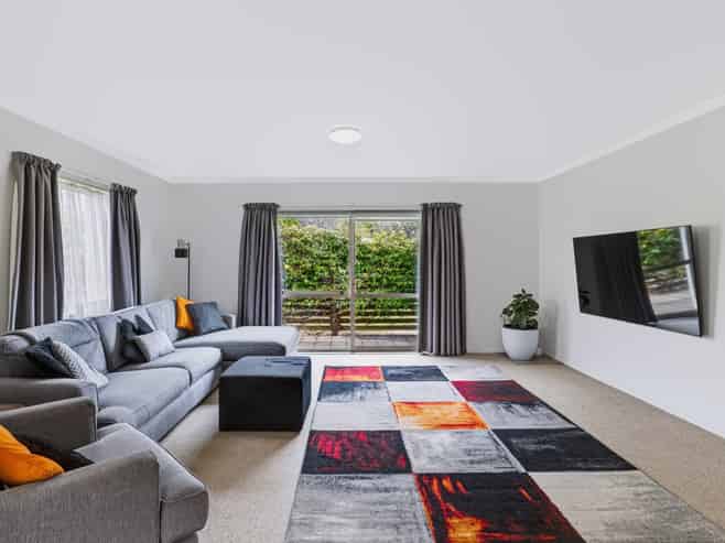 55 Poplar Grove, Whalers Gate