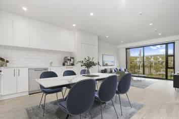 107/4 Torino Street, Point England