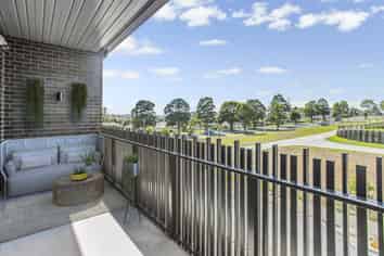 107/4 Torino Street, Point England