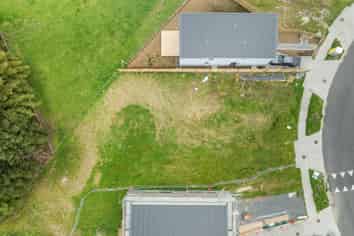 27&29 Waipaheke Crescent, Karaka