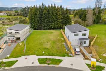 27&29 Waipaheke Crescent, Karaka