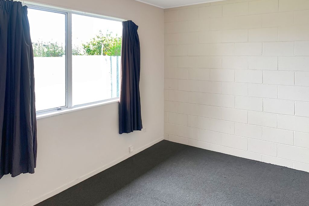 2 Bedroom Unit in Flaxmere 4