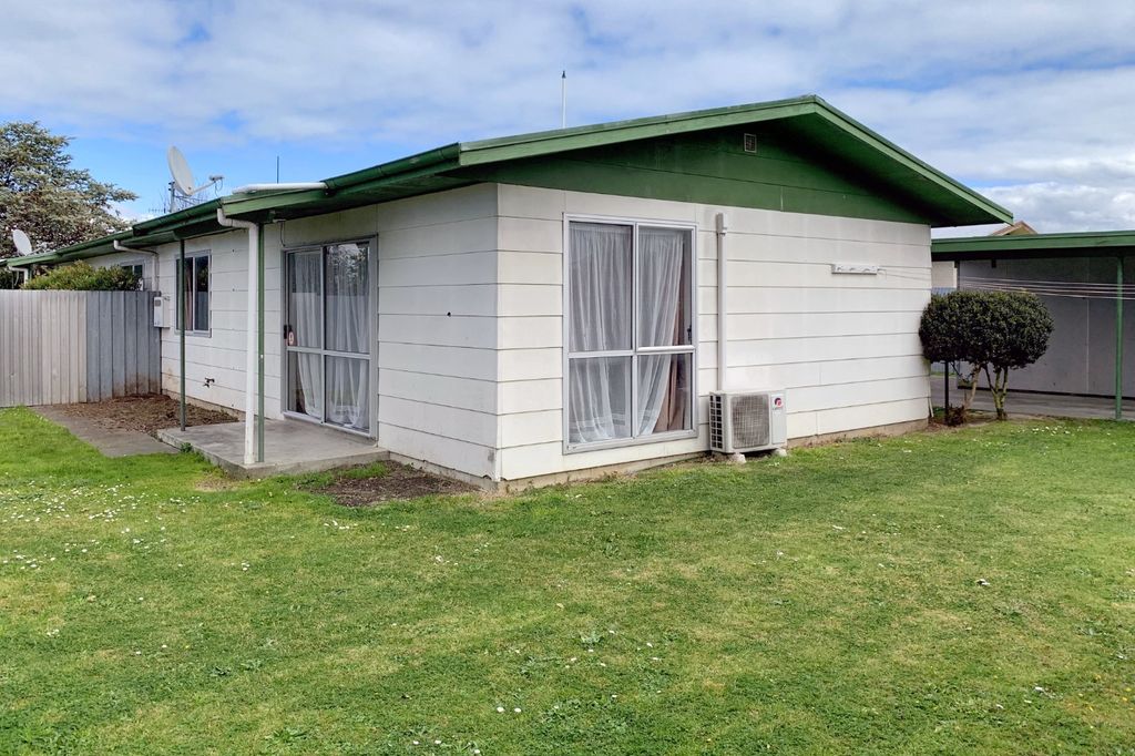 2 Bedroom Unit in Flaxmere 1