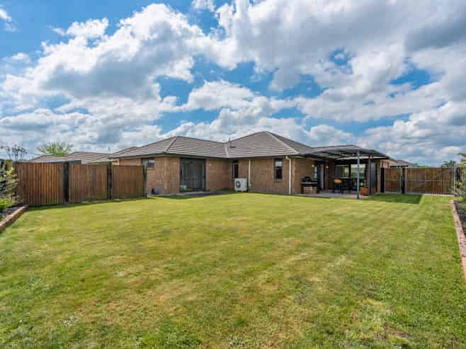 15 Hector Drive, Rototuna North