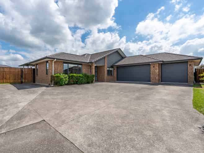 15 Hector Drive, Rototuna North