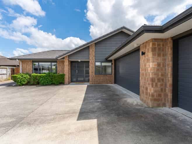 15 Hector Drive, Rototuna North