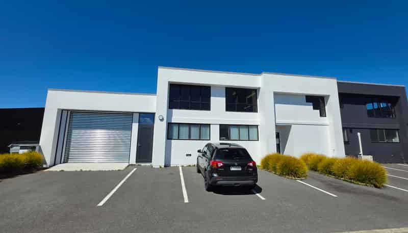 Unit 1/31 Milne Drive, Paraparaumu