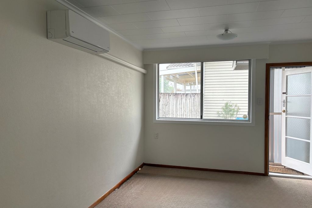 Two Bedroom Unit Close to Town 5