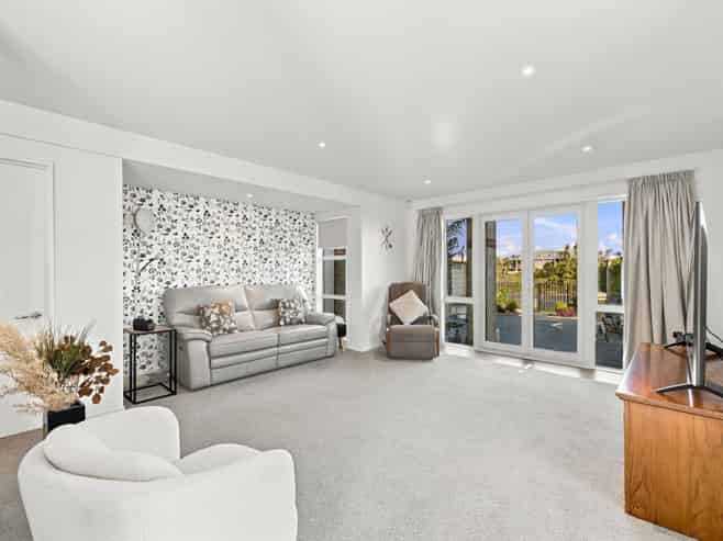 12 Waterford Avenue, Northwood