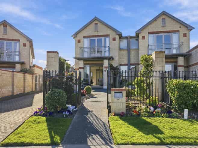 12 Waterford Avenue, Northwood
