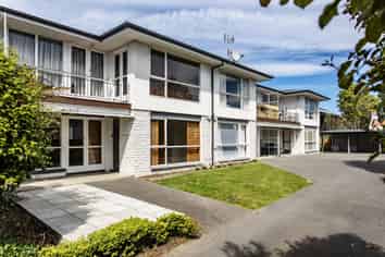 2/3 Repton Street, Merivale