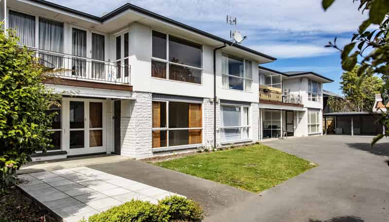 2/3 Repton Street, Merivale