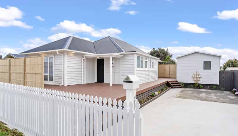 2a Tania Place, TIKIPUNGA